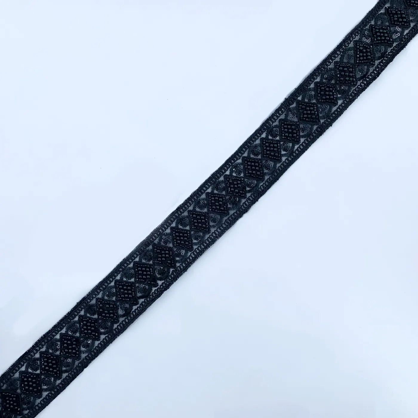 Bordure de dentelle noire ornée · 39