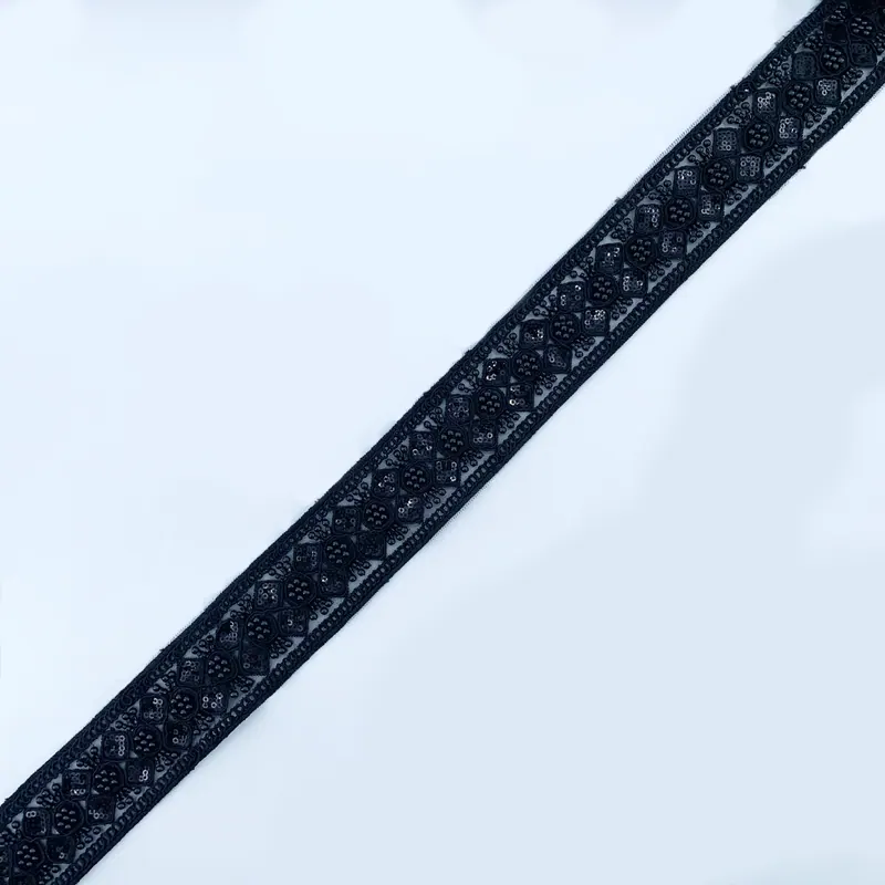 Borda de renda preta ornamentada · 41 — Preto