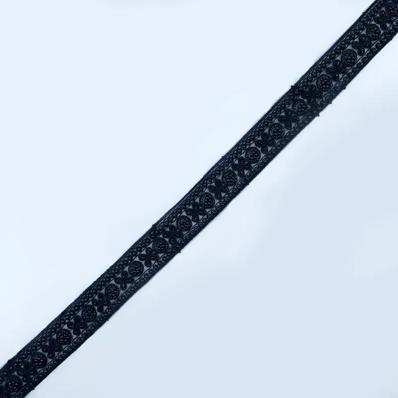 Borda de renda preta ornamentada · 43 — Preto