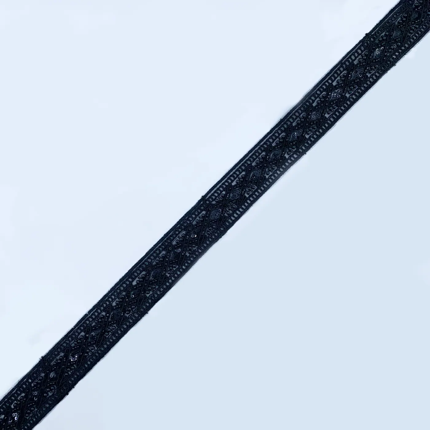 Bordure de dentelle noire ornée · 44