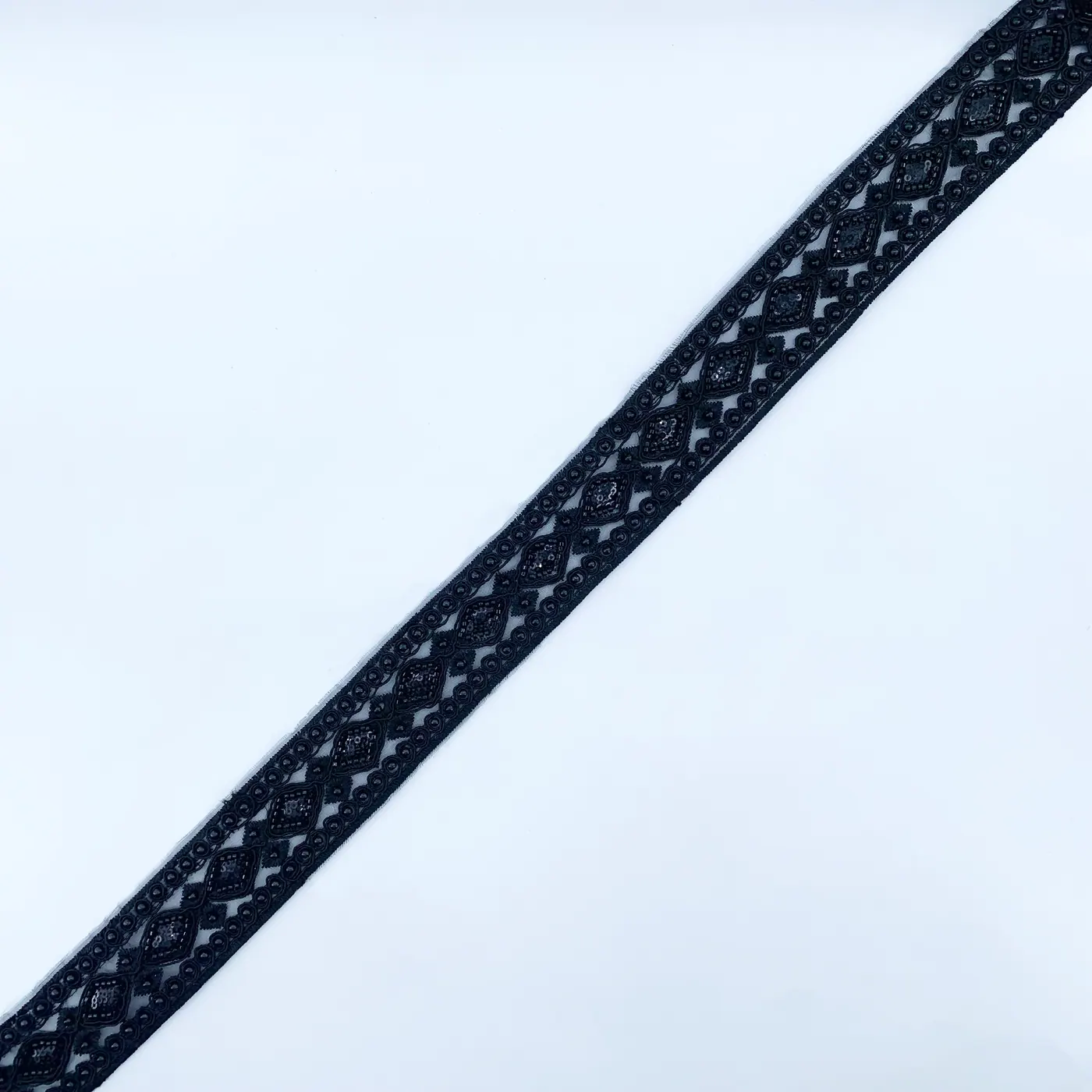 Borda de renda preta ornamentada · 46