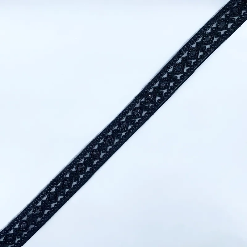 Borda de renda preta ornamentada · 46 — Preto