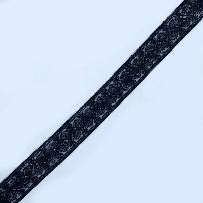 Borda de renda preta com arabescos — Preto