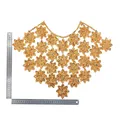 Applique d’encolure florale dorée — 1