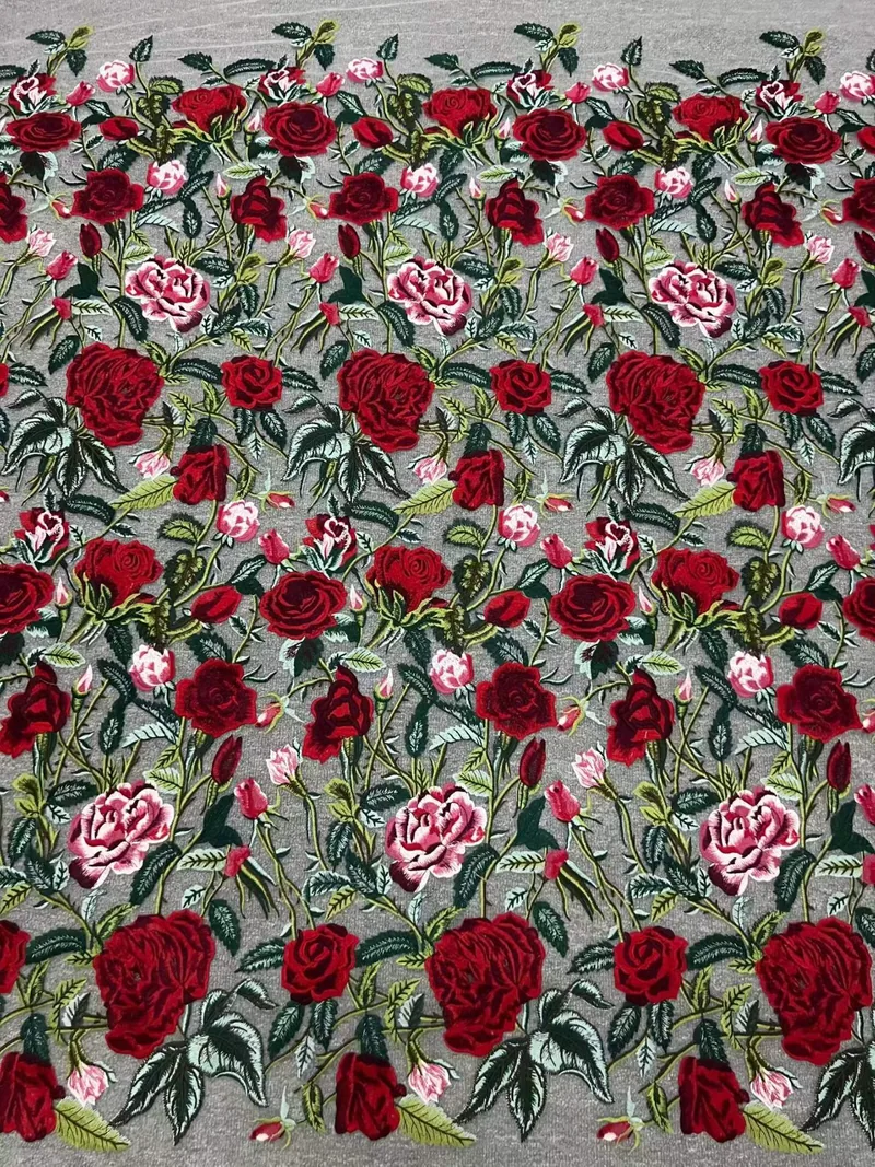 Red rose garden · embroidered fabric — H058 — Red, pink & green