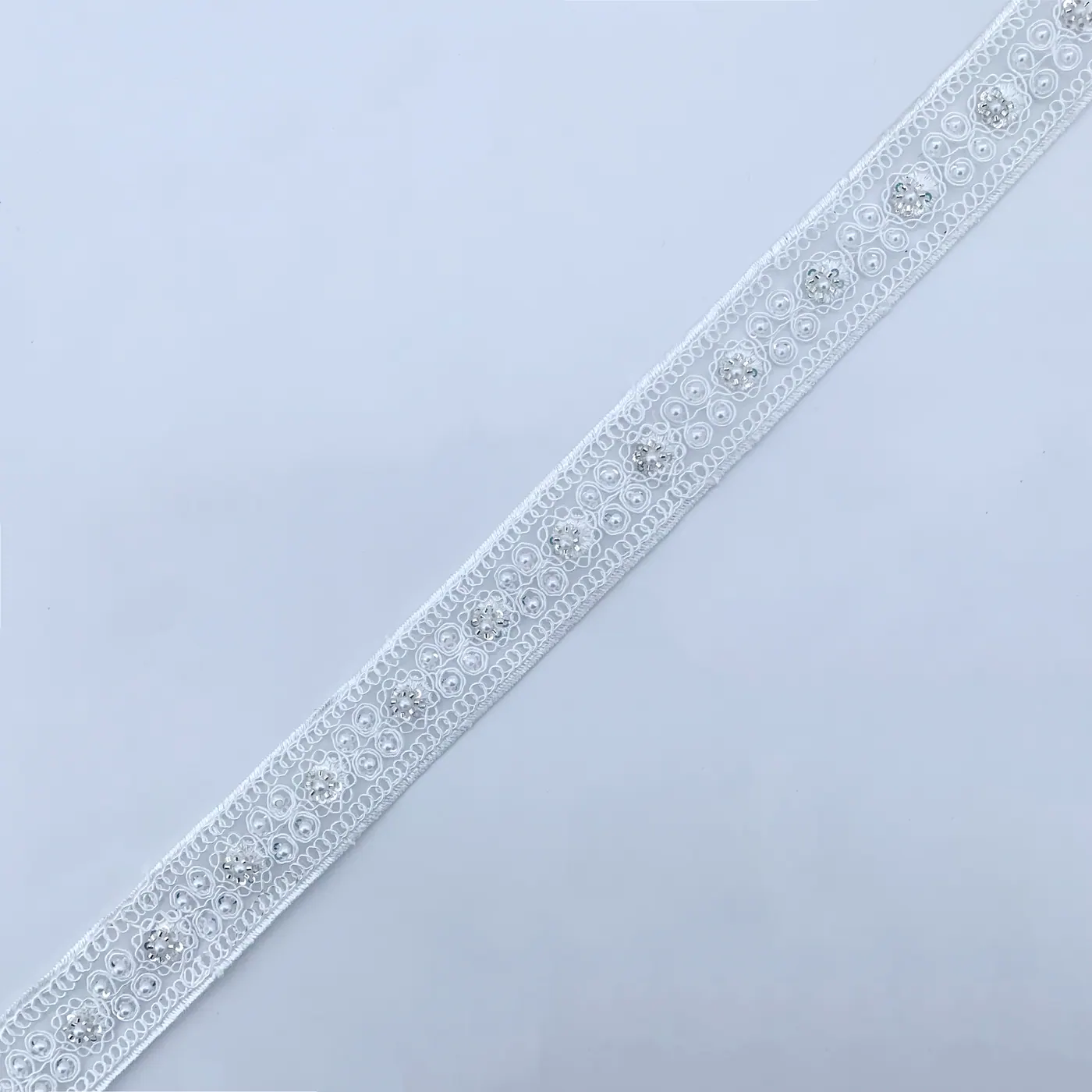 Galão de renda branca ornamentada · 19